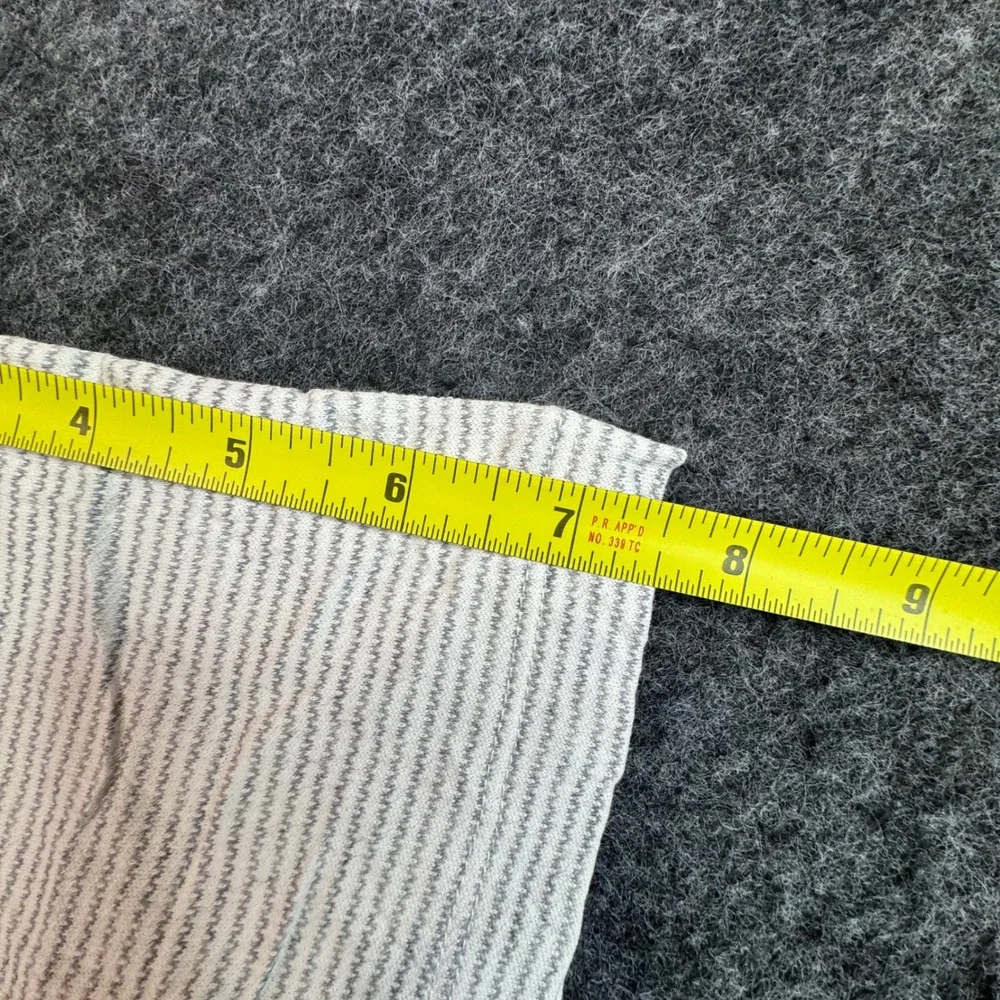 Banana Republic T-Shirt Mens Medium Grey Luxury Touch‎ Striped Jacquard